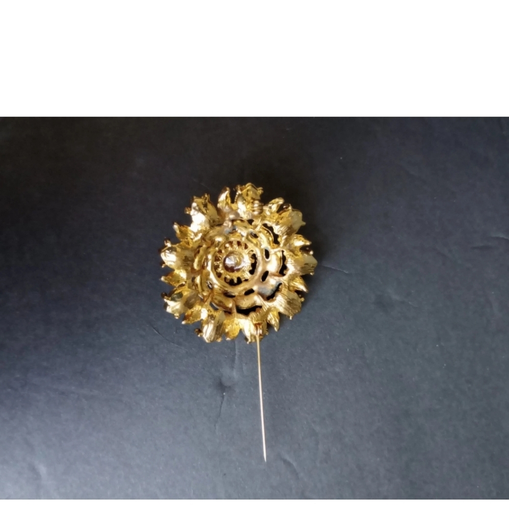 Blue Rhinestone Gold Tone Brooch Pin - Picture 8 of 10